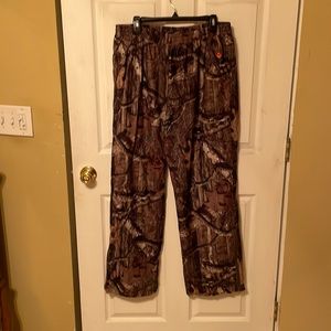 Men’s camo hunting pants. Size 2XL